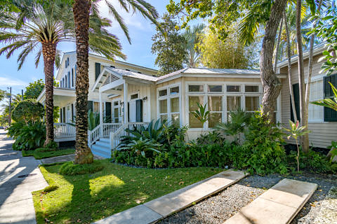808 Windsor_Front of House
