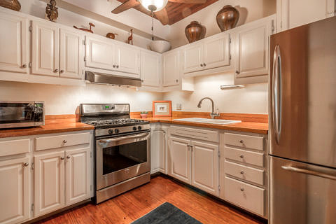 812 Fleming Unit 4_Kitchen