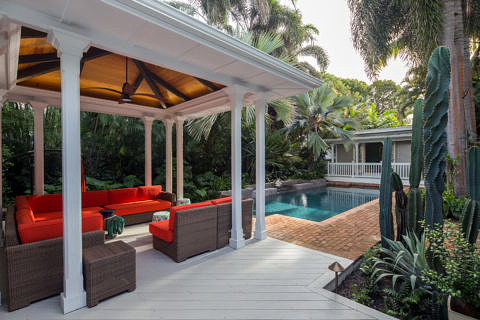 1716 Seminary St Loggia