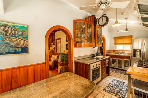 626 Margaret Breakfast Bar