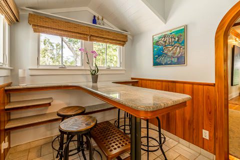 626 Margaret Breakfast Bar