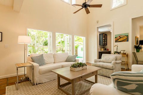 1011 South Street Living Room