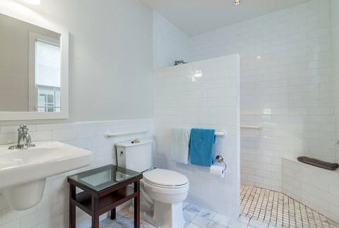 Guest Bathroom_607 Ashe St, Key West