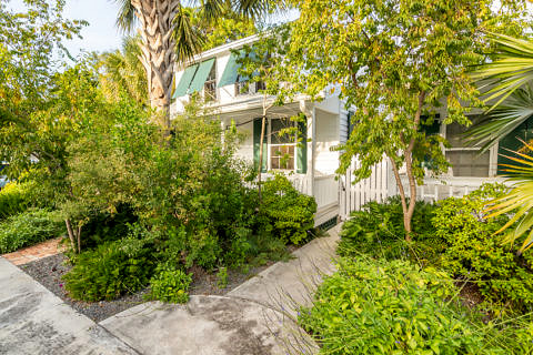 Front of House_609 Ashe St, Key West