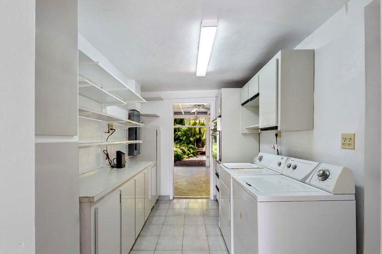 3825 Duck Avenue, Key West_Laundry Room